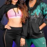 Lopamudra Raut Instagram - Hitting the trend from side to side 🔥🔥🕺🏻💃🏼 📸 : @ds_subho_dop Styled by : @arjunkumar_offical Melvins Jacket by : @thebombaybrat @punitsain_hair @gulshan_geloth_official #melvinlouis #lopamudraraut #dance #trend #groove #reels #instareels #dancereels #reelitfeelit