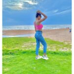 Lopamudra Raut Instagram - Is the grass always green on the other side though ? This is literally my favourite place to sit back, sip a coffee while I watch the sun go down ☀️ #goa #travel Chalston Beach Resort