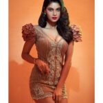 Lopamudra Raut Instagram - ✨ Concept & Photography: @priyankknandwana MUA: @gchakravarthyy Outfit : @rockystarofficial Hairstylist: @little_hair_poetry Location and Produced by: @mayrafashionstudio #marlynmonroe #inspired #smile #redlips #vintage #hollywood #vintagehair