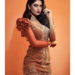 Lopamudra Raut Instagram - ✨ Concept & Photography: @priyankknandwana MUA: @gchakravarthyy Outfit : @rockystarofficial Hairstylist: @little_hair_poetry Location and Produced by: @mayrafashionstudio #marlynmonroe #inspired #smile #redlips #vintage #hollywood #vintagehair
