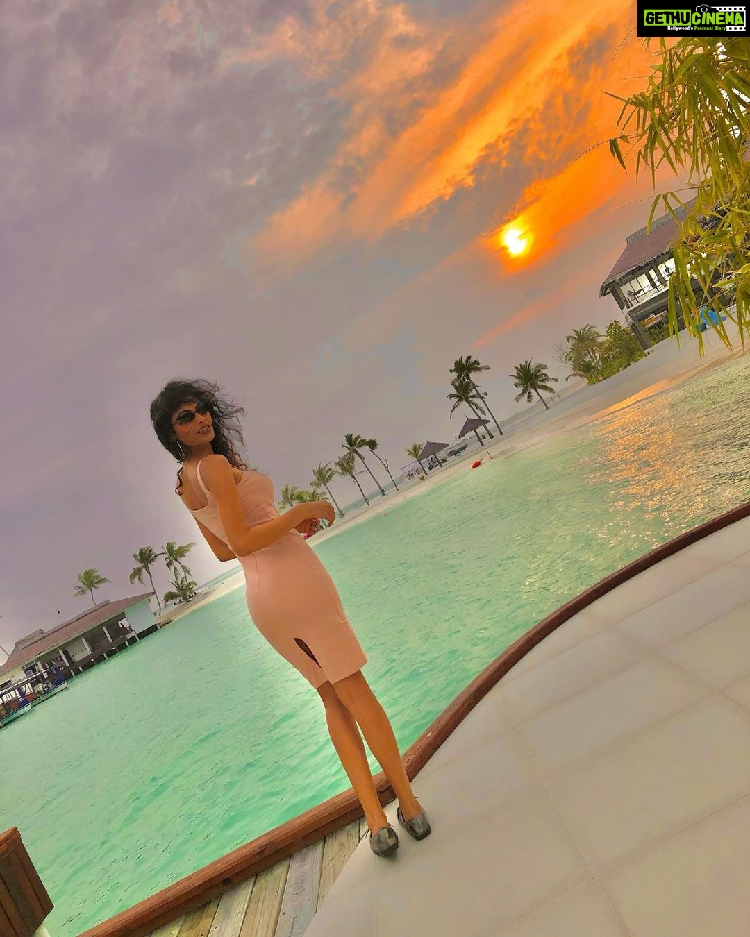 Lopamudra Raut Instagram - I wanna go back now now ! #maldives #love