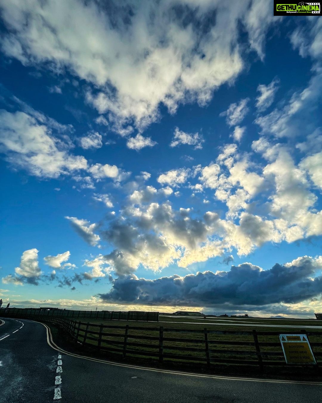 Madhurima Roy Instagram - When you find yourself in a painting. The sky, the light, this day, such a tease 💭 .. Holyhead Angelsey, Wales