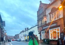 Madhurima Roy Instagram - Boxing Day shenanigans 📦 🥂 .. Chester, Cheshire