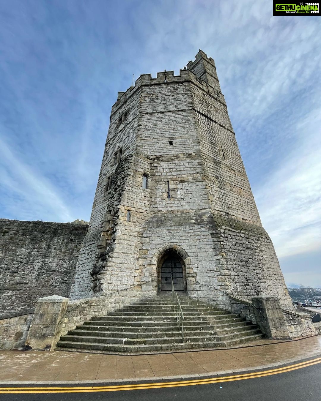 Madhurima Roy Instagram - Serenading Wales 🏴 Caernarfon Castle,north Wales
