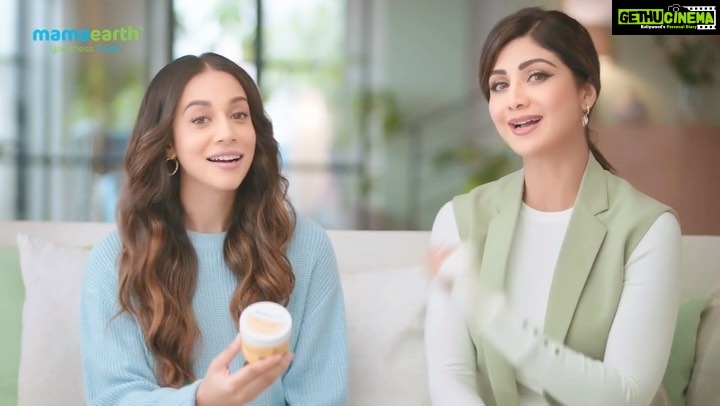 Madhurima Roy Instagram - Winter is coming…🥶☃️ Everywhere but Bombay 🙄 @theshilpashetty and I using @mamaearth.in this winter! Ya’ll try it too 💙 … Directed by @kushaalchawla Produced by @theestoot Casting @tanya.dudeja .. #tvc #ad #mamaearth #wintercream #shilpashetty
