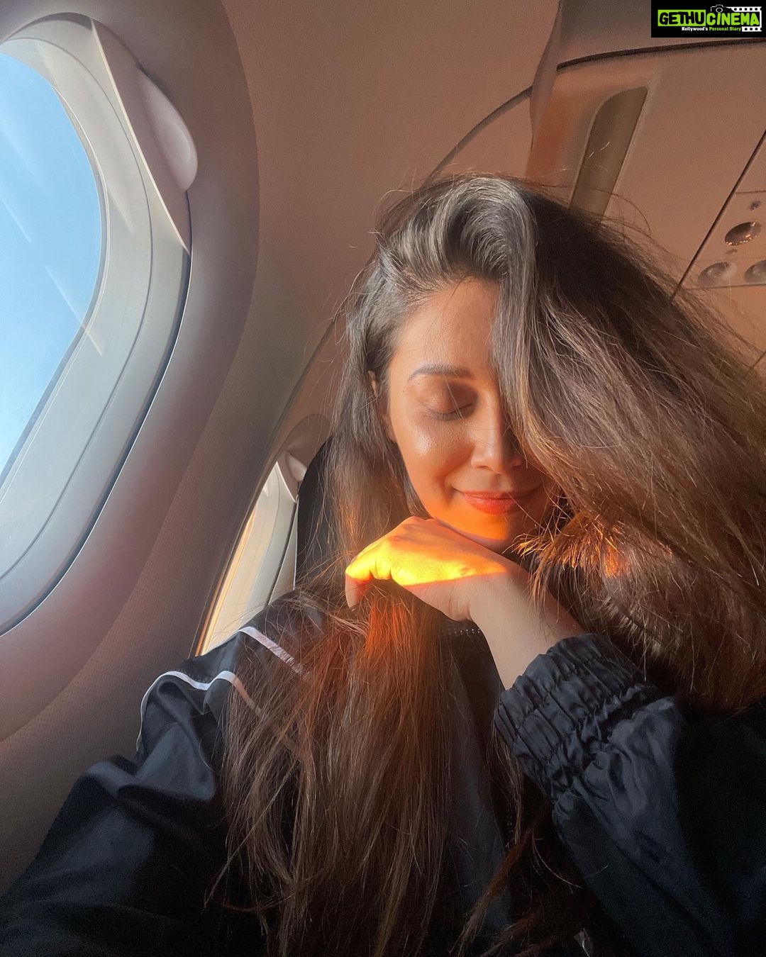 Madhurima Roy Instagram - Sleep deprived & sunlit, all at once😅