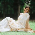Madhurima Roy Instagram - Shubho nobo borsho to all 🕊 May your year be as serene as ma’s saree ☺️🤍 .. 📷 @souvikbanerjee07