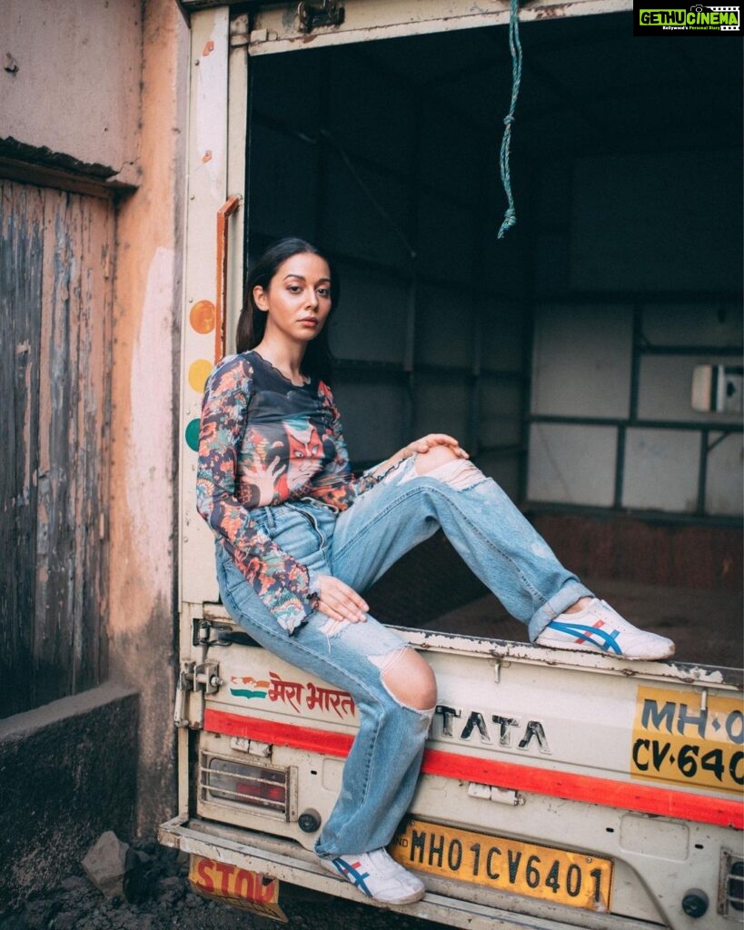 Madhurima Roy Instagram - Up tempo ⬆️ .. Quite literally .. Creative direction & photography @bharat_rawail Styling @henna.akhtar & I .. #potraits #streetstyle #rusted #photoshoot