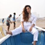 Madhurima Roy Instagram - Setting sail 🛶 .. Cz there ain’t no roads left in this city🤷🏻‍♀️ .. Captured by @lala_photuwale #portraitphotography #portraiture #smoothsailing #whiteonwhite #beachy #justbombaythings Versova, Mumbai