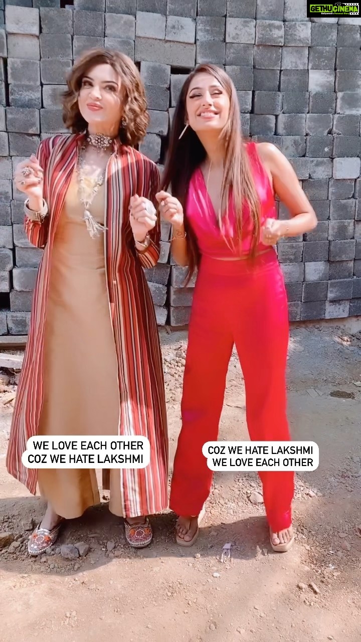 Maera Mishra Instagram - Caption change - We love each other so we hate Lakshmi We hate Lakshmi coz we love each other Agree? @maeramishra 😈 my forever partner in crime So what do you think happens in the upcoming episode? Making us look good always, perfect styling @tripzarora 💗 #bhagyalakshmi #malishka #karishmaoberoi #reels #reelsinstagram #reelsvideo #reelitfeelit #reelsindia #reelstrending #trendingreels #reelsexplore Mumbai - मुंबई