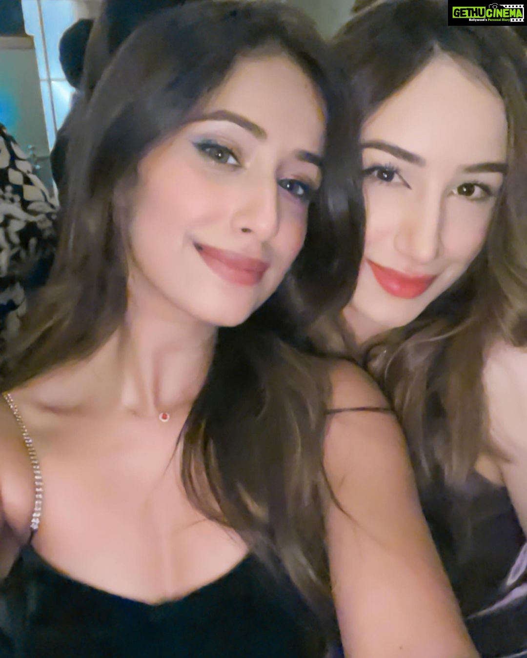 Maera Mishra Instagram - About Last Night. 💫🌸 #happybirthdaypratiksehajpal @pratiksehajpal @prernasehajpal @_aroobkhan_ @i_nibedita @simbanagpal @mr_faisu_07