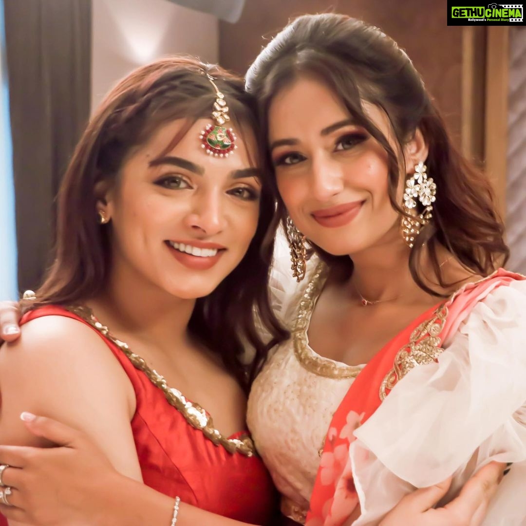 Maera Mishra Instagram - #SOLISHKA ❤️ #bhagyalakshmi #malishka #soniaoberoi #zeetv @zeetv @bee_vani_
