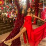 Maera Mishra Instagram - “And we fell after this but not in love ” aisa @aishwarya_khare ne bola😂❤️ PS- last post in this outfit I promise 🙈