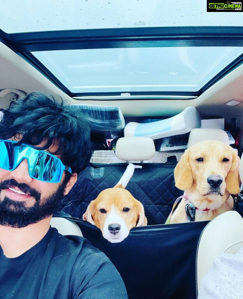 Mahat Raghavendra Instagram - It’s a longgg drive!!!! My babies @coco_pluto_m 😘❤️