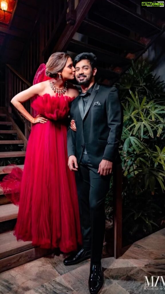 Mahat Raghavendra Instagram - Happy anniversary to us baby @mishraprachi 😘❤️🤗 I love you & thank you for everything! I promise I’ll try to keep you happy always 😜😂