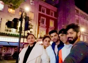 Mahat Raghavendra Instagram - Miss you guyssssss 😘❤️
@aslisona @iamhumaq @iamzahero 
#mudassaraziz #doublexl #londondairies