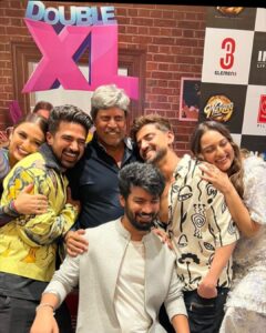 Mahat Raghavendra Instagram - Kapil Paaji with a Couple of Couples and Jimmy 😍 

@therealkapildev @aslisona @iamhumaq @saqibsaleem @mahatofficial @iamzahero