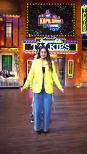 Mahat Raghavendra Instagram - Get ready for a laughter riot tonight on #thekapilsharmashow @ 9.30 with @kapilsharma & us @aslisona @iamhumaq @satramramani @iamzahero @mahatofficial 
#doublexl from nov 4th 2022 ❤️
#taalitaali 🥳
