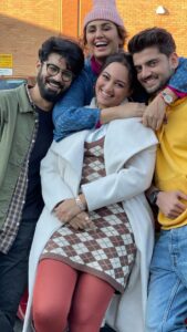 Mahat Raghavendra Instagram - Love…laughter…food…friendship…dreams… Arre yeh toh humari real life hai na @aslisona @iamhumaq @iamzahero @mahatofficial ?!? 

Real life to reel life, come take a peek into the world of #DoubleXL with #KiJaana (song link in bio) ❤️

@satramramani @saqibsaleem