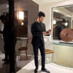 Mahat Raghavendra Instagram - Iconic gold best debutante award for DoubleXL - something I will cherish all my life ❤️ Beyond my expectation, a break in a Hindi movie ( What else one could ask for) All my inhibitions were taken away by a supportive star cast. It’s an honour as well as comforting to receive this especially when your hard work is being paid off. Thanks to jury for recognising and appreciating my work @iconicgoldaward Wouldn’t have ended up here without my brothers @satishfenn & @ashishrmohan 🤗 A shoutout to my producers @ashwinvarde @vipuldshahofficial & @saqibsaleem for putting your faith in me! Special thanks to my director @satramramani & writer / producer #mudassaraziz who felt I was well suited for the character “Srikanth” and aiding me in bringing out the best! Last but not the least Love you @iamzahero @iamhumaq & @aslisona for giving unconditional love and support through out this beautiful journey! And making me a part of your family! Love you guys a lot 😘🤗❤️ @artistmanagement_ind