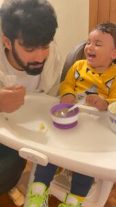 Mahat Raghavendra Instagram - When dadda feeds 🤪😂

#dadson ❤️