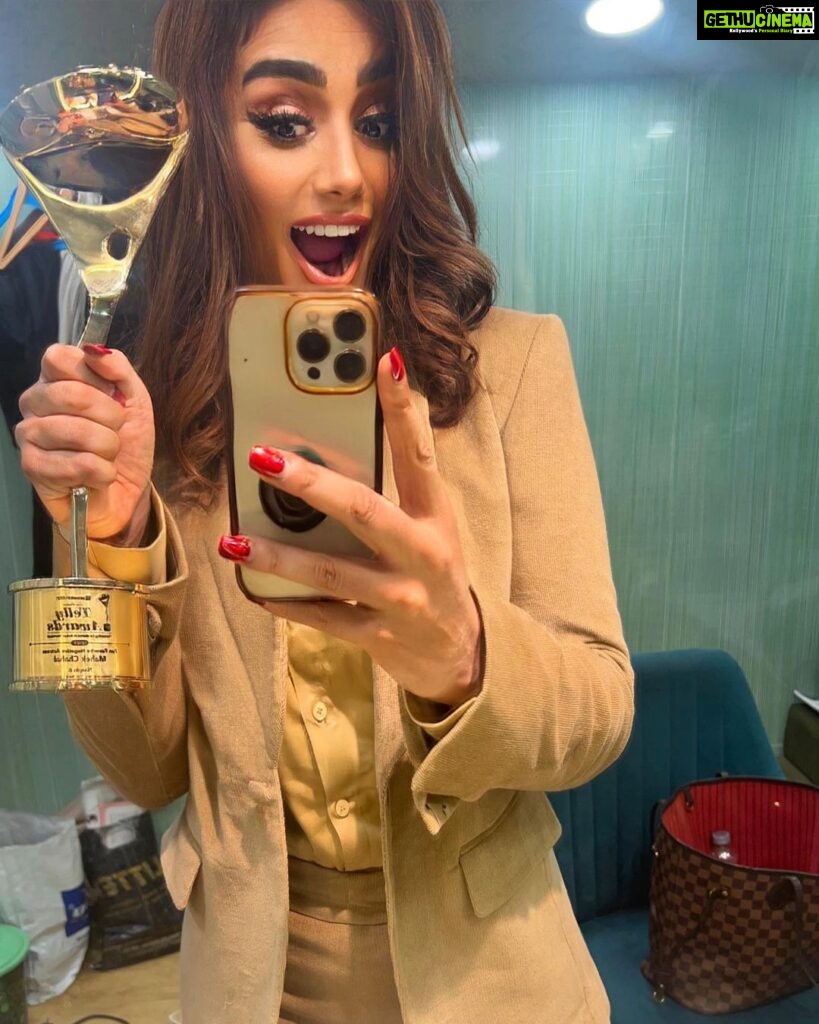 Mahek Chahal Instagram - Keep working hard and you’ll get an award. Best actress in a negative role. ❤️🙏🏻#indiantellyawards2023 @tellychakkar #naagin6