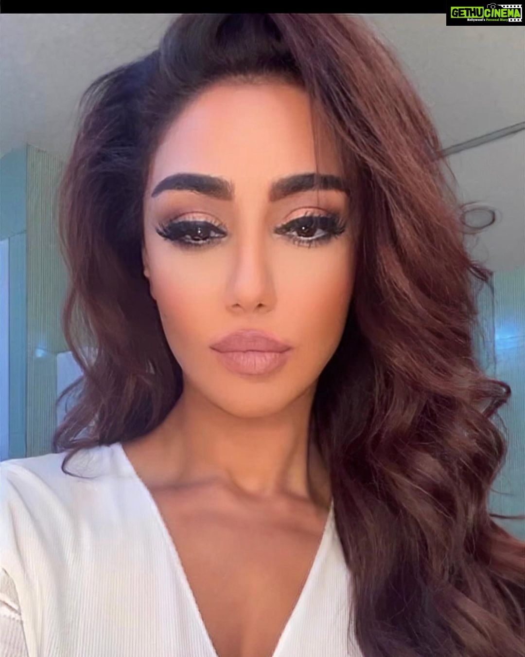 Mahek Chahal Instagram - #glamtime #makeupandhair #travel #actor #look #ready