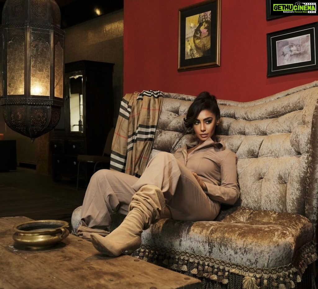 Mahek Chahal Instagram - My house my rules. Shot by @freds_eye_ India