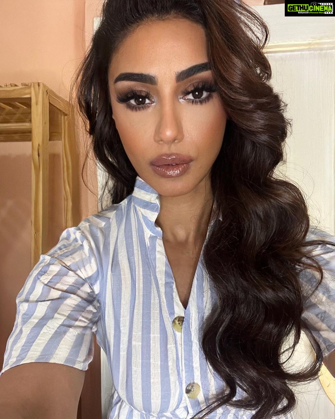 Mahek Chahal Instagram - Super fun at today shoot . Loved the make up and hair by @ankchikara.artistry Jaipur, Rajasthan