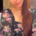 Mahek Chahal Instagram - Aankhon ki Gustaakhiyaan 👀 #eyes #mahekchahal #actor #eyecontact #pose #fashion #dressup #lashesonfleek #ponytail #floraldress