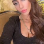 Mahek Chahal Instagram - Just because it’s Friday 🫠 #friday #workday #work #actor #bollywood #india #mahekchahal #glam #selfie #reelsvideo #reelsinstagram #feed #blackdress #look #setlife