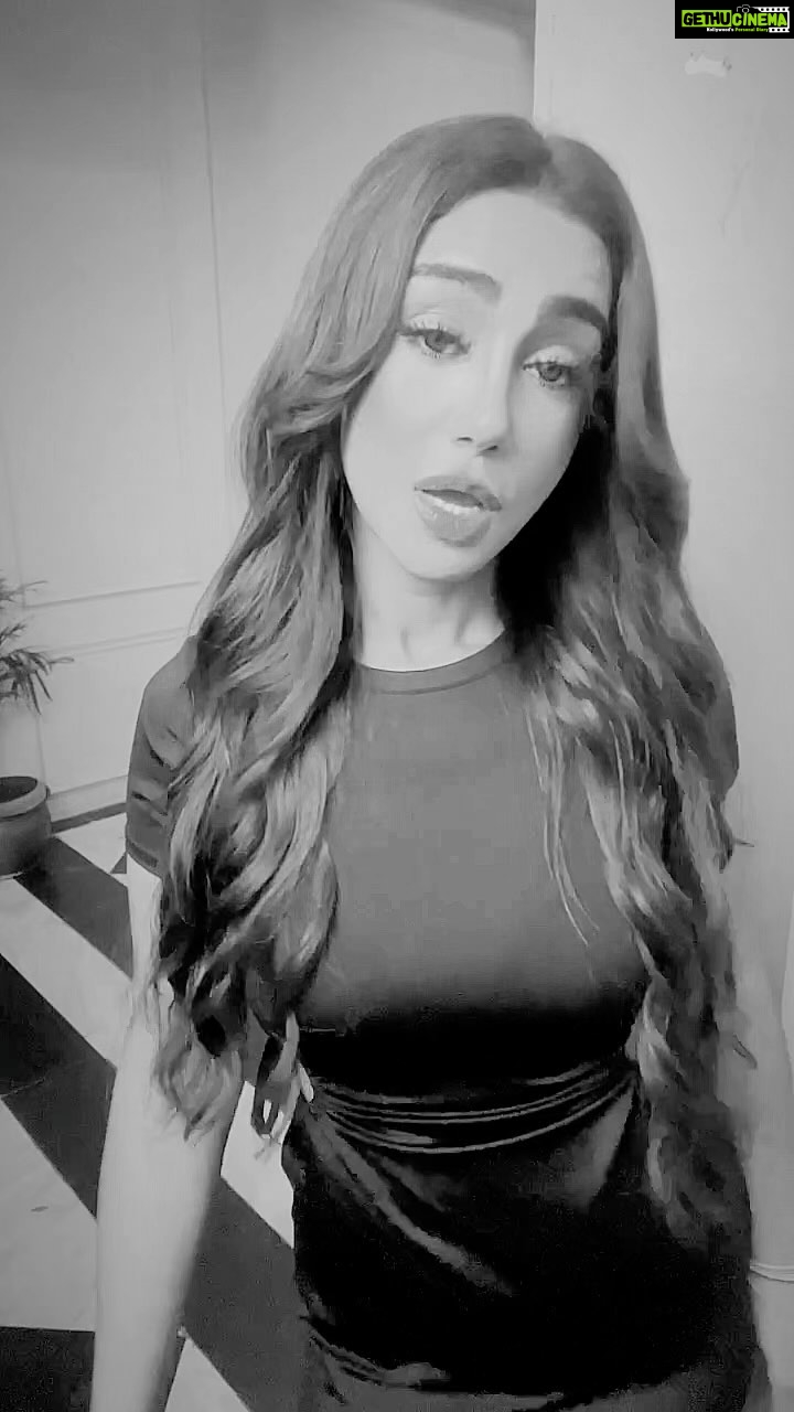 Mahek Chahal Instagram - #thatgirl #reelsinstagram #funnyme #timepass #sundayfunday #mahekchahal #india #reelsviral #blackandwhite #glamglam #lookcasual #feed