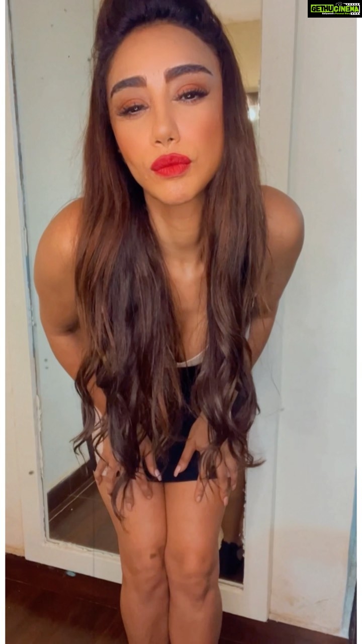 Mahek Chahal Instagram - Free your mind . #workmode #mahekchahal #redlips #reelsinstagram #feedfeed #actors #camera #studiotimepass #makeupandhair #naagin6 #reach #styleoftheday Film City