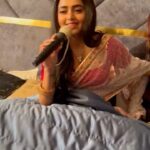 Mahek Chahal Instagram - Sa re ga ma / dramaaaaa 🎵🎵🎵🎵🤪🤪🤪🤪 @tejasswiprakash #mahekchahal #naagin6 #bts #acting #music #feed #explorepage #explore #reelkarofeelkaro #dramaticplay #skillstraining #betweenshots #tvserial #onsetlife