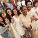 Mahek Chahal Instagram - Best birthday ever with my Reel family . ❤️🌹🎂🎂 #Naagin6 @tejasswiprakash @singhranjankumar @sudhaachandran @iamshreymittal @__kirru__ @thegautamaahuja25 @rushitaavaidya28 Killick Nixon Studios, Chandiwali