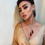 Mahek Chahal Instagram - #Desigirl Styled by @sacorina 🌹🌹🌹🌹🌹🌹