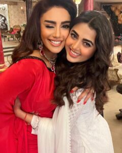 Mahek Chahal Instagram - A perfect birthday on sets of #Naagin6 with my dear friends and colleges.Thank u to the full crew for all the love .It really warmed my heart . 🎂🌹❤️🙏🏻@tejasswiprakash @sudhaachandran @singhranjankumar @shivangi_a_gandhi @__kirru__