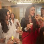 Mahek Chahal Instagram – A perfect birthday on sets of #Naagin6 with my dear friends and colleges.Thank u to the full crew for all the love .It really warmed my heart . 🎂🌹❤️🙏🏻@tejasswiprakash @sudhaachandran @singhranjankumar @shivangi_a_gandhi @__kirru__ Killick Nixon Studios, Chandiwali