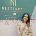 Mahhi Vij Instagram – Season’s Greetings everyone!! 

How did you’ll celebrate Christmas? Tara & I had the best time with @nesterrahomedecor’s #Kidspiration this Christmas. 

#Kidspiration was a one-of-a-kind activation by the premium home furnishing brand in the upholstery and drapery segment. As the name rightly suggests, #Kidspiration by @nesterrahomedecor was all about seeking inspiration from kids. Kids got a chance to splash their creativity on a life-size canvas at Infinity Mall, Malad and Phoenix Palladium, Lower Parel over two days. The kid’s creation on the life-size canvas will serve as an inspiration for @nesterrahomedecor’s upcoming Kids’ Collection which will be unveiled in 2023.

Tara had a ball at #Kidspiration. She participated in drawing competition and even got goodies from Santa. This event really helped in bringing out her creative side. 

Check out the offerings by @nesterrahomedecor on their website as well as in stores across India. They truly have something for everyone. And keep an eye out for their upcoming kid’s collection. I know I’ll be getting it for Tara’s room for sure.

#NesterraHomes #FeaturingYou #HappySpacesWithNesterra #HomeDecor #NewYearNewSpace #HomeInspirations #MinimalistDesigns #nesterrahomedecor #kidscollection #Christmas2022 #Happyholiday #Christmasmood #ChirstmasDecor
#ThisIsNesterra.