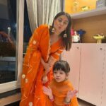 Mahhi Vij Instagram - #AachhoNaari ✨ Fierce, playful, and powerful💖 @mahhivij enjoying her celebratory time with daughter @tarajaymahhi in our Neria Gotapatti Suit set✨ Celebrate Diwali wearing Aachho and tag us using the #AachhoNaari ✨ Shop now from our website. www.aachho.com #aachho #diwalispecial #aachhonaari #diwaliwithaachho #mahhivij #diwaliparty #celebritycouple