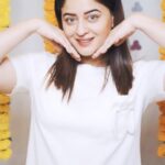 Mahhi Vij Instagram - #Collab With Karwa Chauth just round the corner I wanted my skin to look bright and radiant like never before. @garnierindia’s vitamin c range helps you achieve bright, supple & glowing skin in no time. Backed with best of science 🧪 & the goodness of nature🍃, this range has become my go to for instant glow. ⭐ The serum fades dark spot in just 3 days of using it, I’ve experienced it myself! ⭐ Their newest launch the Serum Gel Moisturizer and I’m so impressed with it’s texture, it’s so light weight, non-sticky and gives your skin 12 hour oil control ⭐ The BB Cream not only gives your skin 8 hour moisturization but also has SPF 24 , it brightens skin & gives it an even tone #Garnier #BrightComplete #Serum #Gel #Moisturizer #BBCream #VitaminC #Dullness #DarkSpots