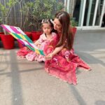 Mahhi Vij Instagram - Happy Makar Sankranti 🪁 🪁. @aachho 👗👗👗 PR @dinky_nirh