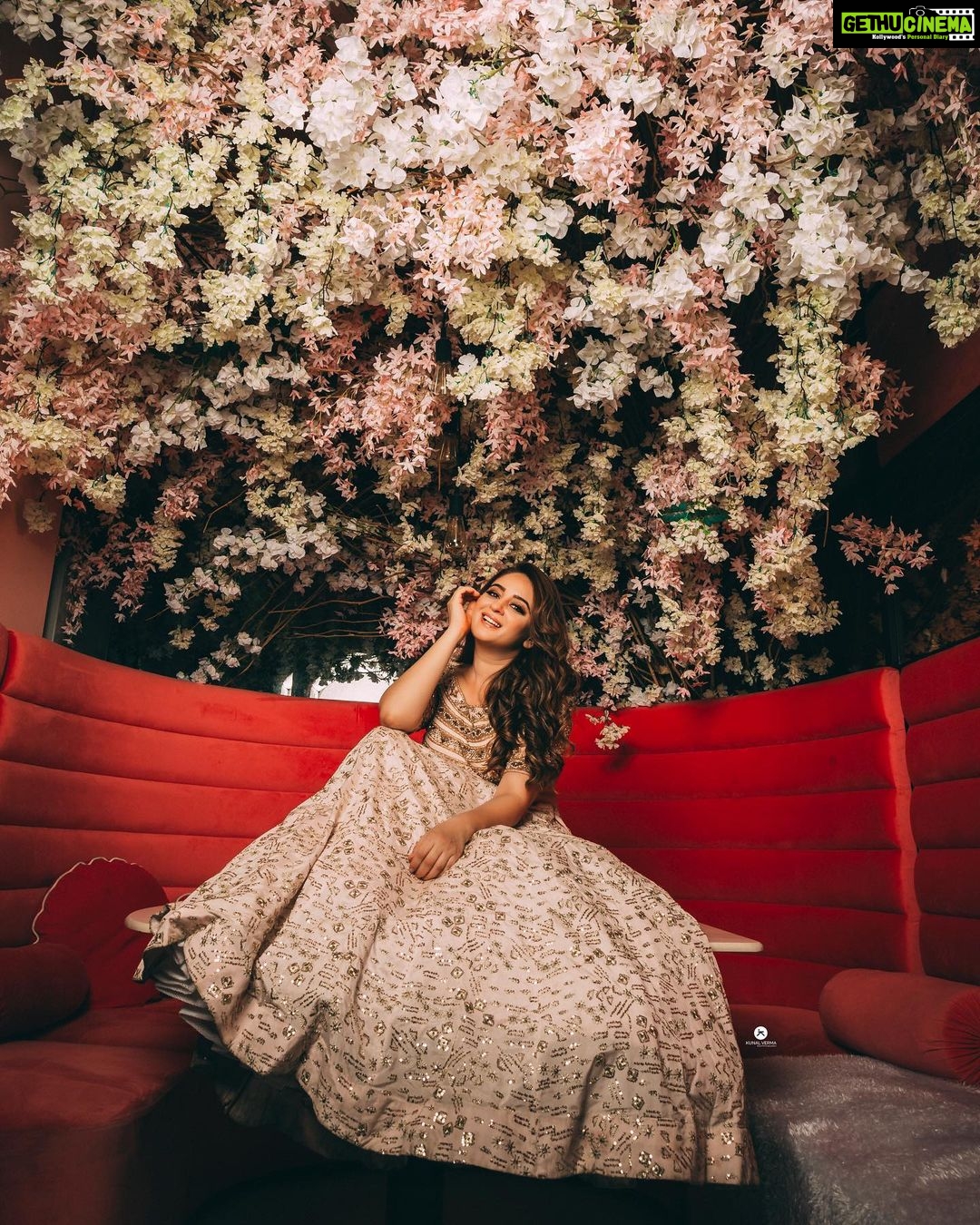 Mahhi Vij Instagram - Ready to cast radiance this season #christmasfeels Special thanks to @suved for giving me this beautiful space to shoot @pinkwasabi.in Outfit: @kaaishabyshalini Styled by @stylebysaachivj Assisted by @harshali_s_s @styledbynikinagda 📷 @iam_kunalverma Pink Wasabi