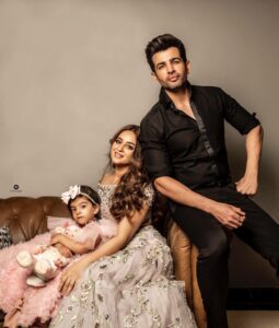 Mahhi Vij Instagram - If someone makes you happy make them happier 🎈🎈

📷 @iam_kunalverma
👗 @theohailakhanofficial 
 💄 @tulsi5solanki