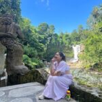 Mahhi Vij Instagram – Don’t miss the water bottle😝😝
This is Ubud waterfall 
This is clicked by the cleaner at oma restaurant Must say what a capture 🤩🤩