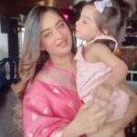Mahhi Vij Instagram - Al my life’s problem have just one simple solution … a hug from my daughter 💖