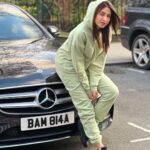 Mahira Sharma Instagram - 🎬 Shree Ganesh 🙏🏻 #lehmberginni ♥️ @omjeestarofficial @munishomjee @ranjitbawa 🇬🇧 London, United Kingdom