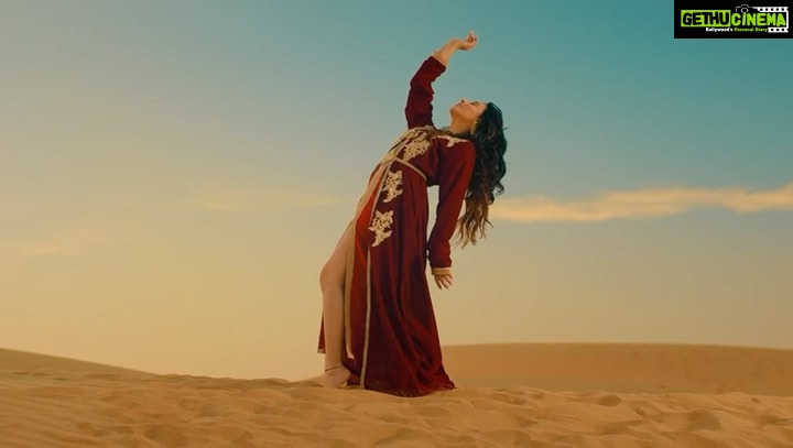 Mahira Sharma Instagram - #duldisharaab out now ♥️ @kulwinderbilla @meharvaani @thindjasvir @bangmusic.official @mixsingh @mandeepmaniofficial Videos 🎥 : @gurinderrbawa 💄: @passirajan 👗 : @simrandhillon.designs @dkdivyakhokhar
