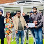 Mahira Sharma Instagram - 🎬 Shree Ganesh 🙏🏻 #lehmberginni ♥️ @omjeestarofficial @munishomjee @ranjitbawa 🇬🇧 London, United Kingdom