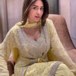 Mahira Sharma Instagram - 🌟 . 🥻 @dfrxclusive